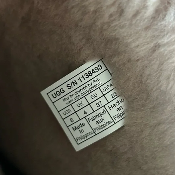 New Ugg Classic Short II Leopard Boots - Picture 6 of 6